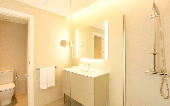 Single room Hab-Suite-13.jpg