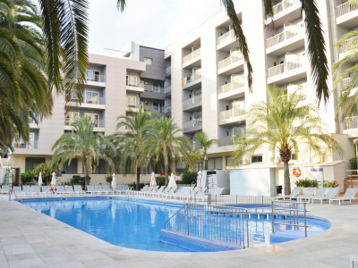 Piscina y Solarium