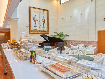 Piano Bar